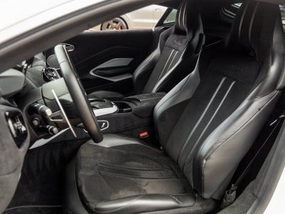 2019 Aston Martin Vantage Base