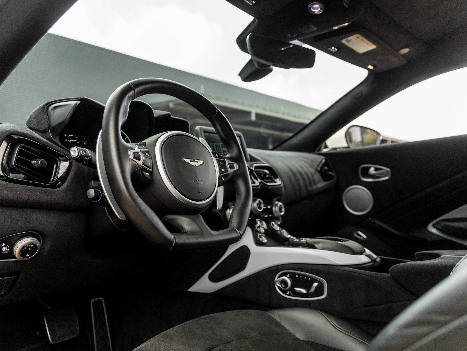 2019 Aston Martin Vantage Base