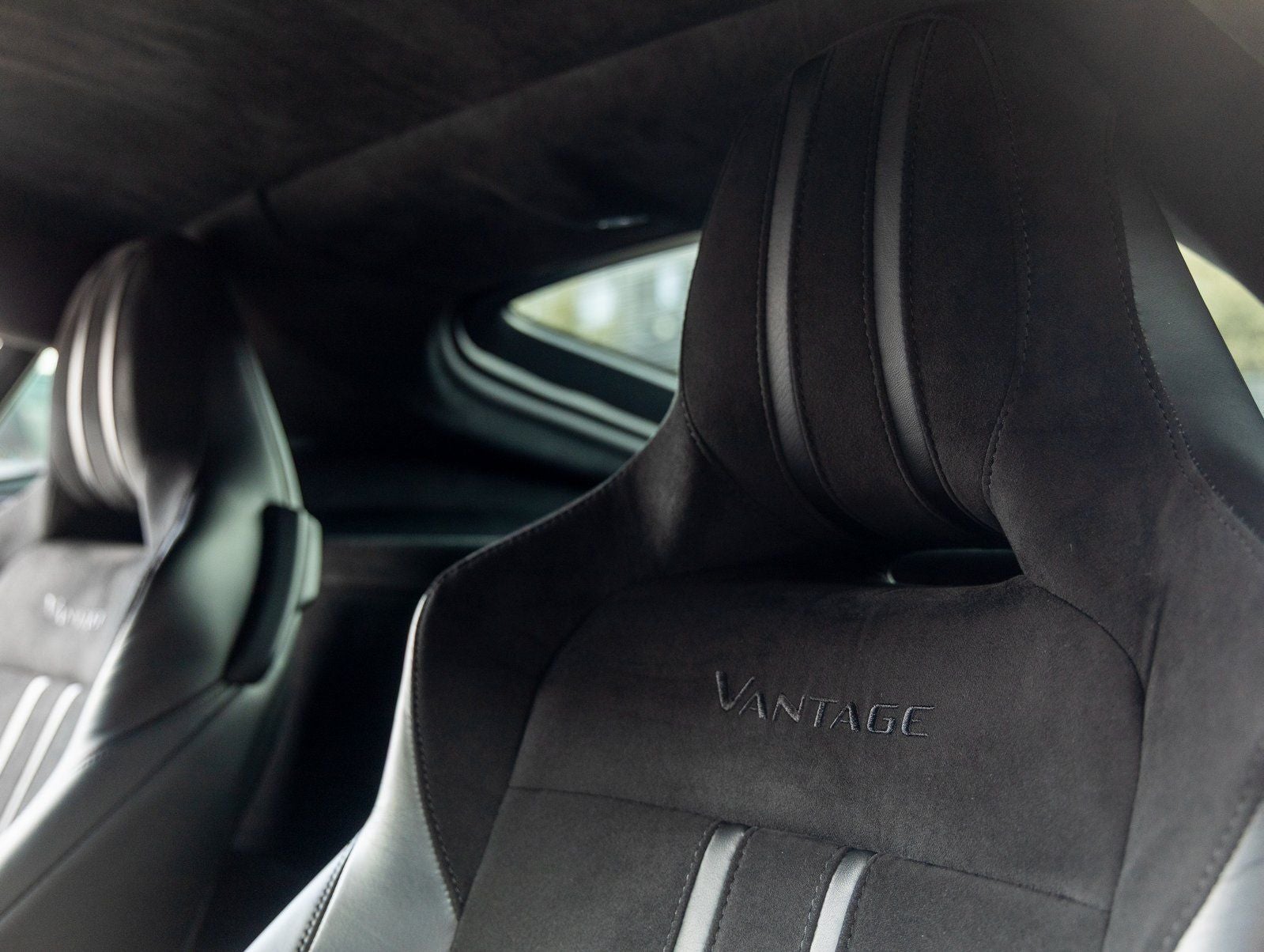 2019 Aston Martin Vantage Base