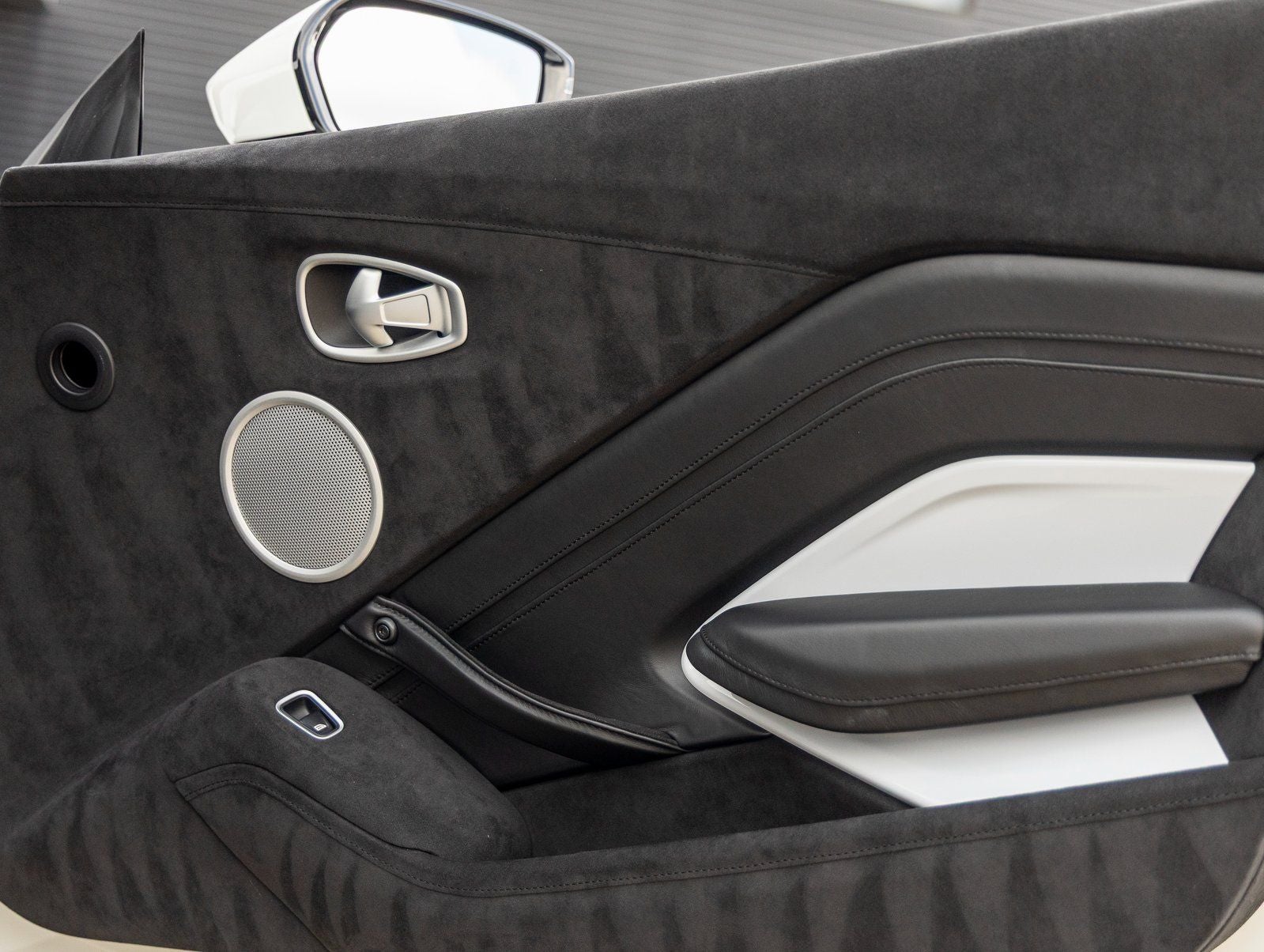 2019 Aston Martin Vantage Base