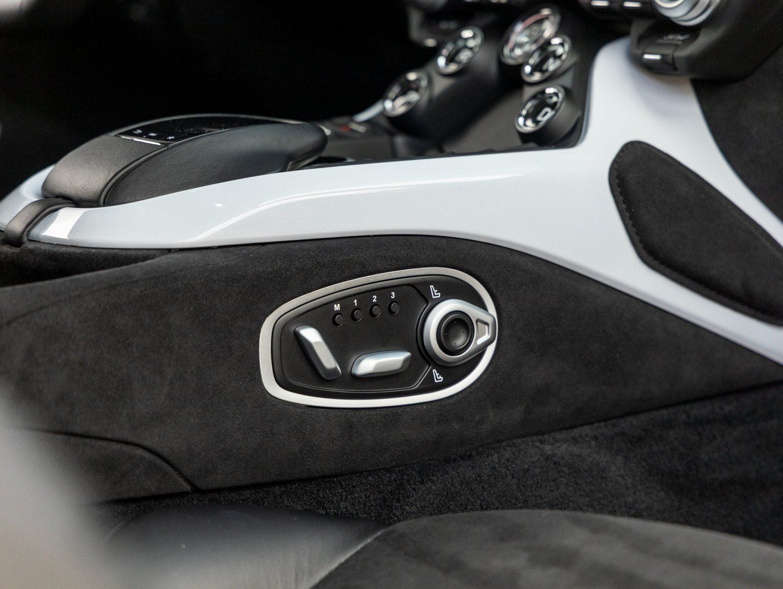 2019 Aston Martin Vantage Base