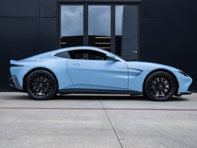 2022 Aston Martin Vantage Base