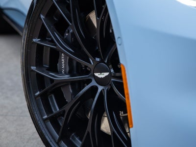 2022 Aston Martin Vantage Base