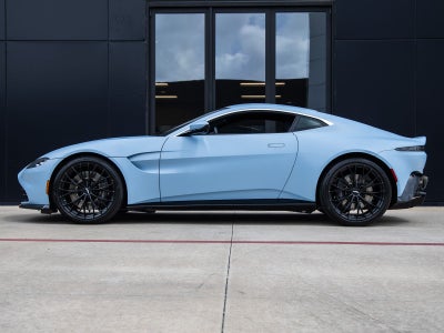 2022 Aston Martin Vantage Base