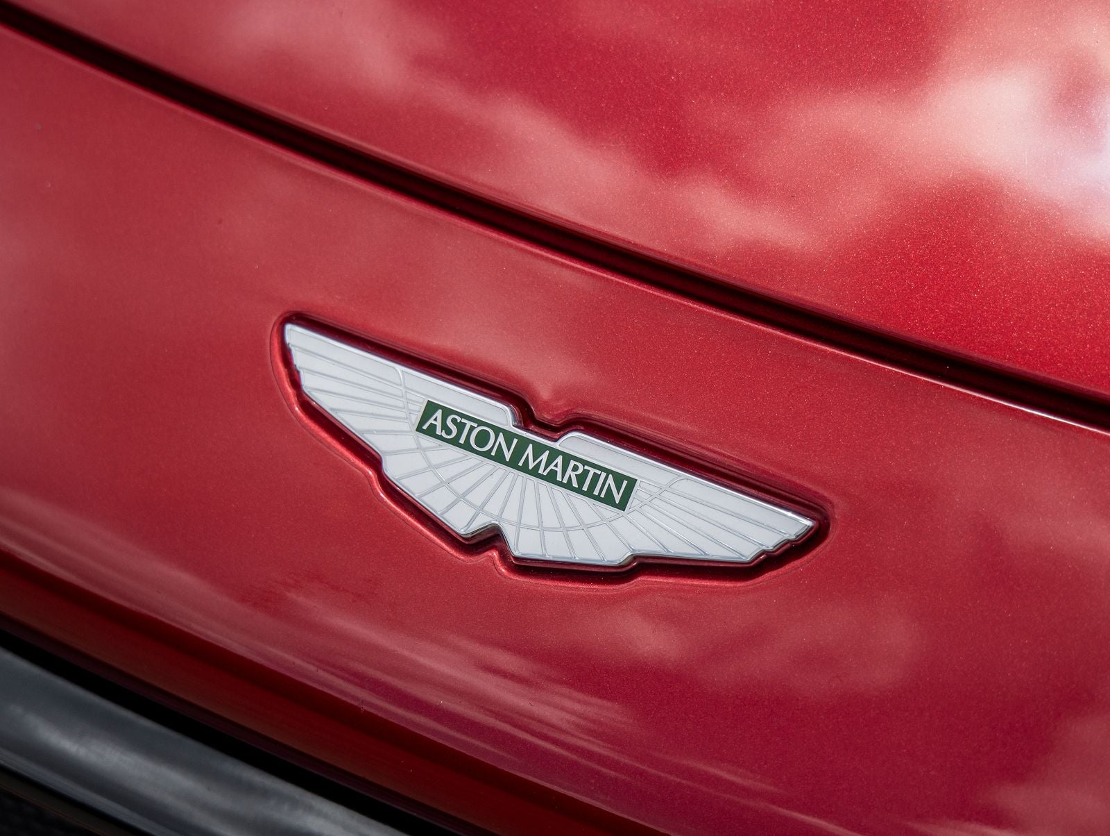 2020 Aston Martin Vantage Base