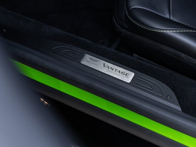 2022 Aston Martin Vantage Base