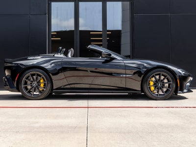 2022 Aston Martin Vantage Base