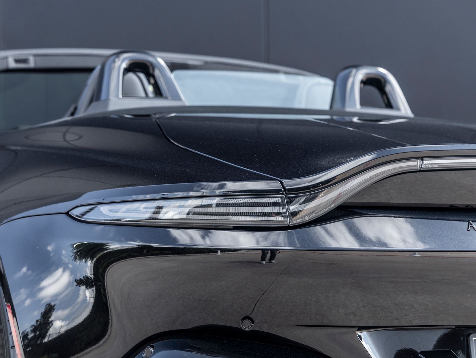 2022 Aston Martin Vantage Base