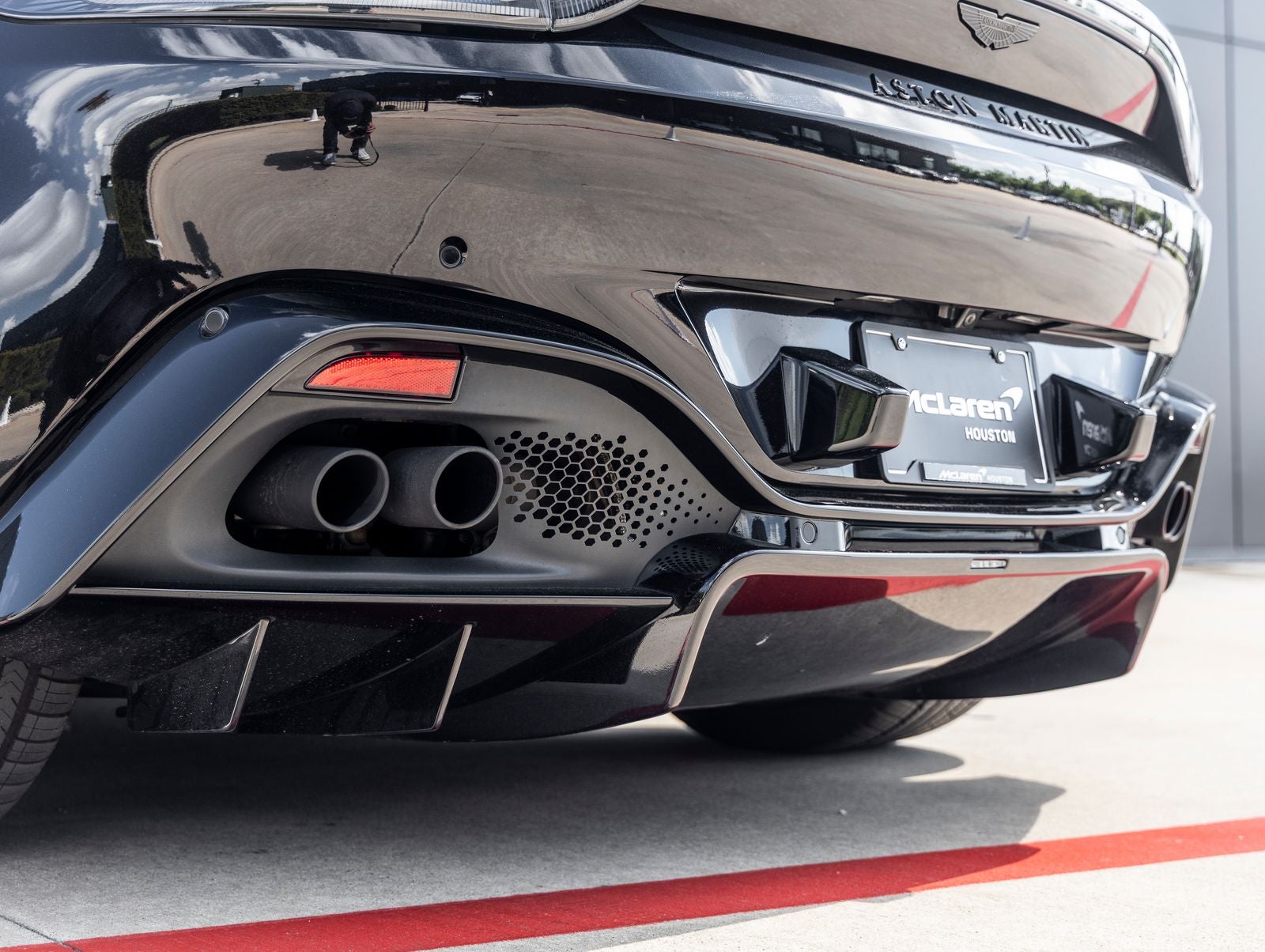 2022 Aston Martin Vantage Base