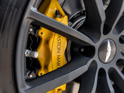 2022 Aston Martin Vantage Base