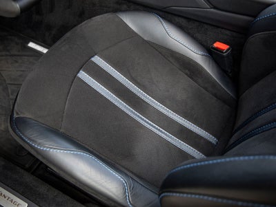 2022 Aston Martin Vantage Base