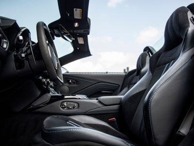 2022 Aston Martin Vantage Base