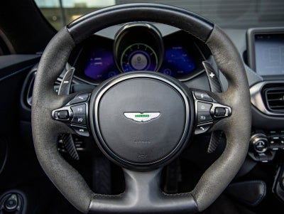 2022 Aston Martin Vantage Base