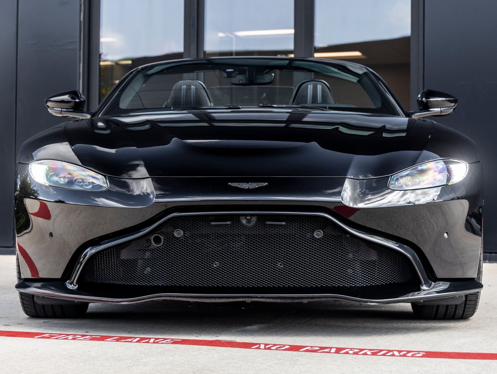 2022 Aston Martin Vantage Base