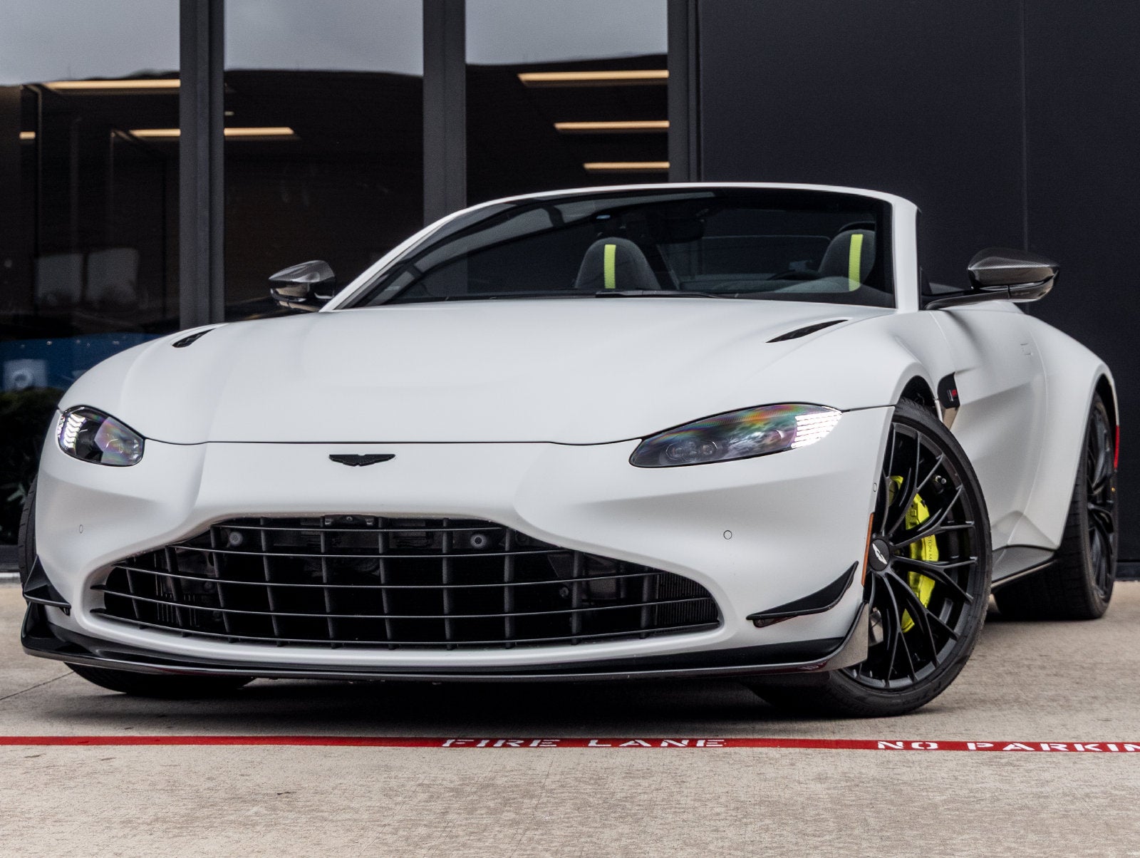 2023 Aston Martin Vantage Base