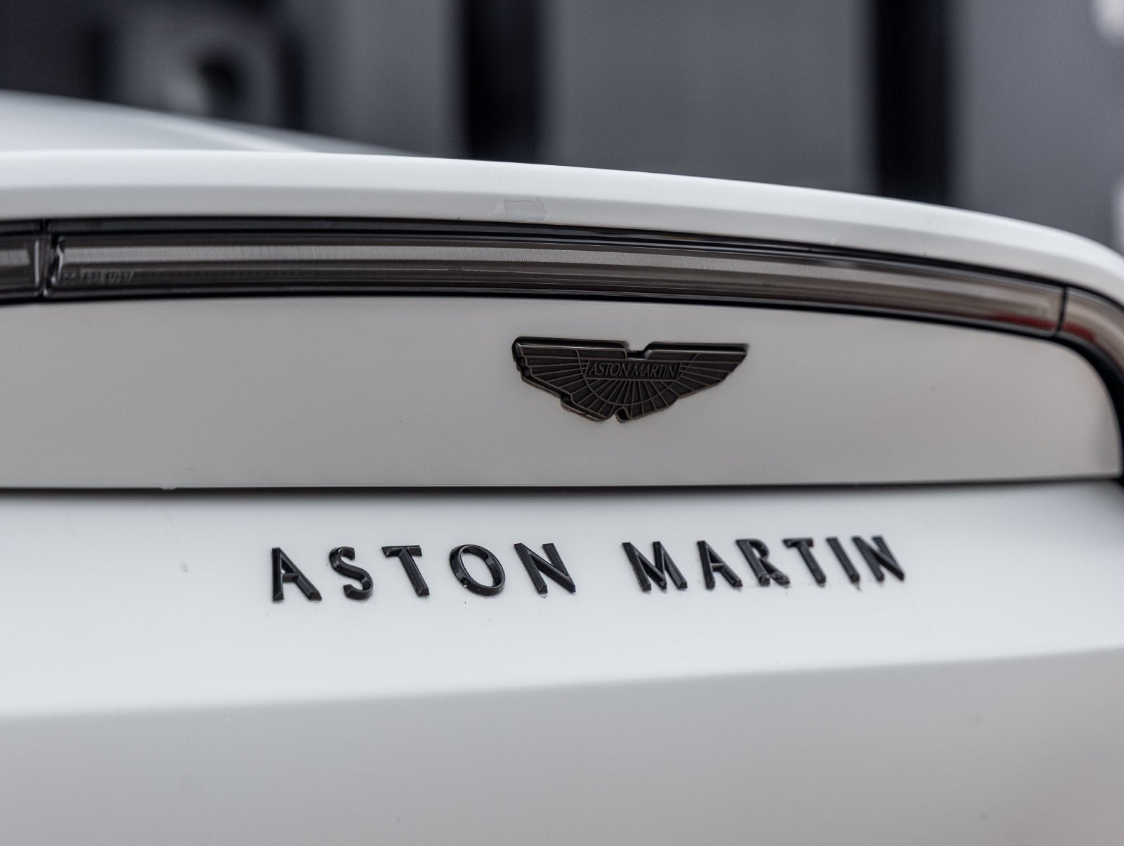 2023 Aston Martin Vantage Base