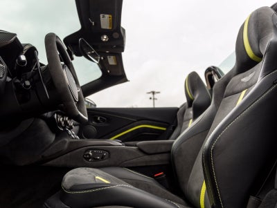 2023 Aston Martin Vantage Base