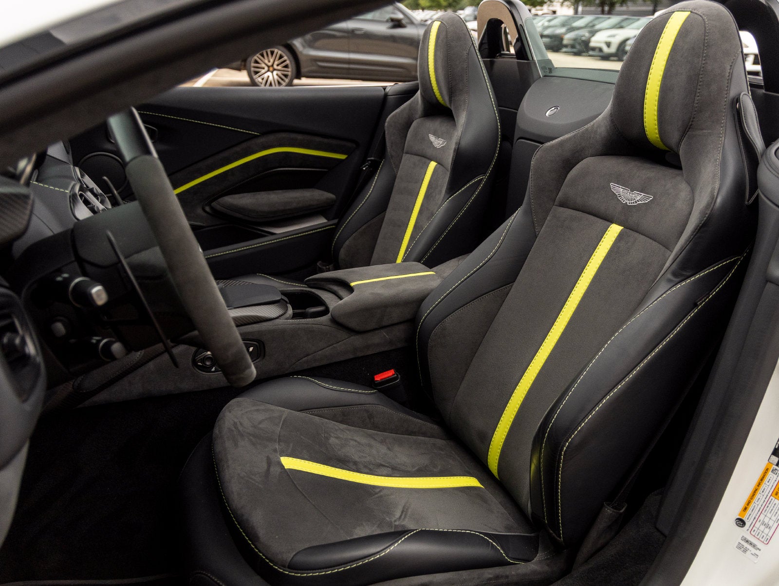 2023 Aston Martin Vantage Base