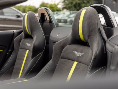 2023 Aston Martin Vantage Base