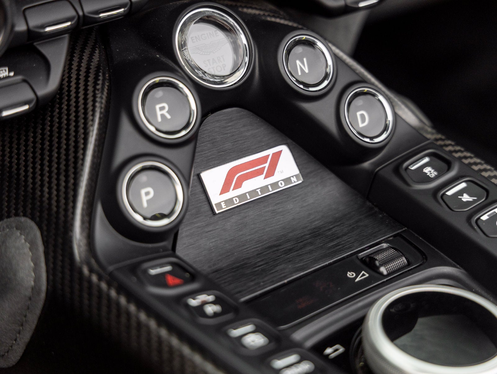 2023 Aston Martin Vantage Base
