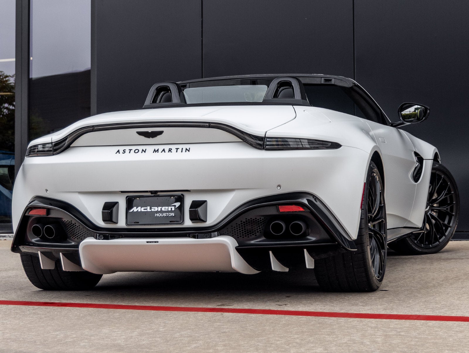 2023 Aston Martin Vantage Base