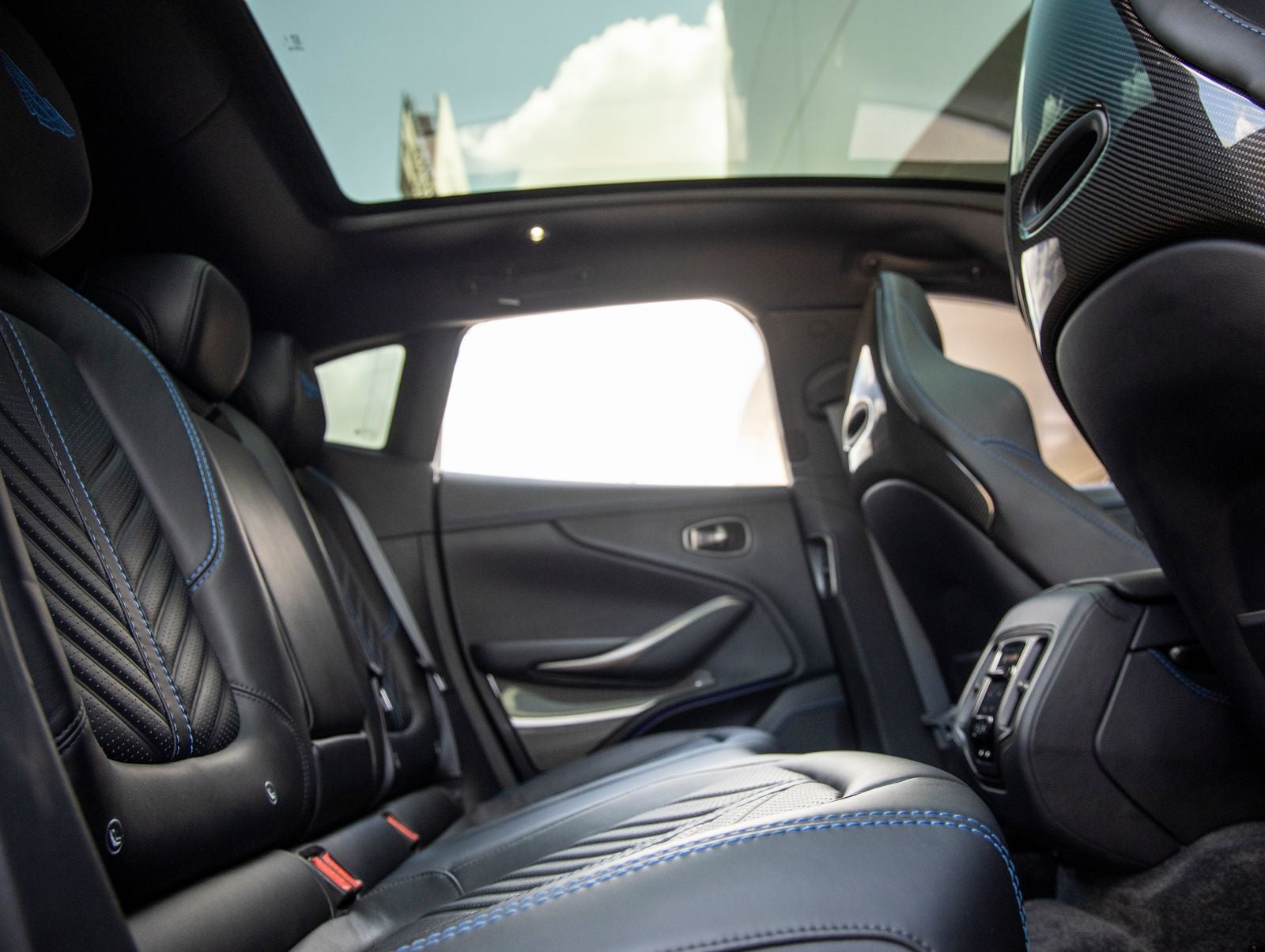 2023 Aston Martin DBX 707