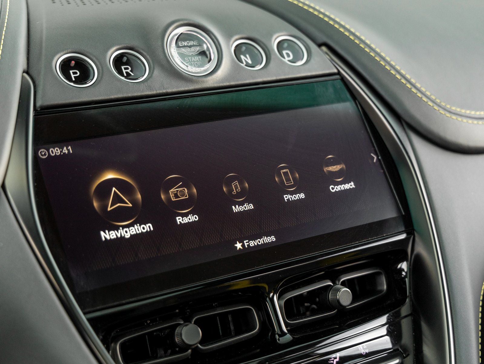 2024 Aston Martin DBX 707