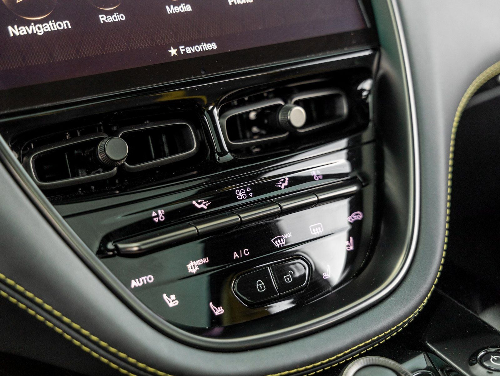 2024 Aston Martin DBX 707