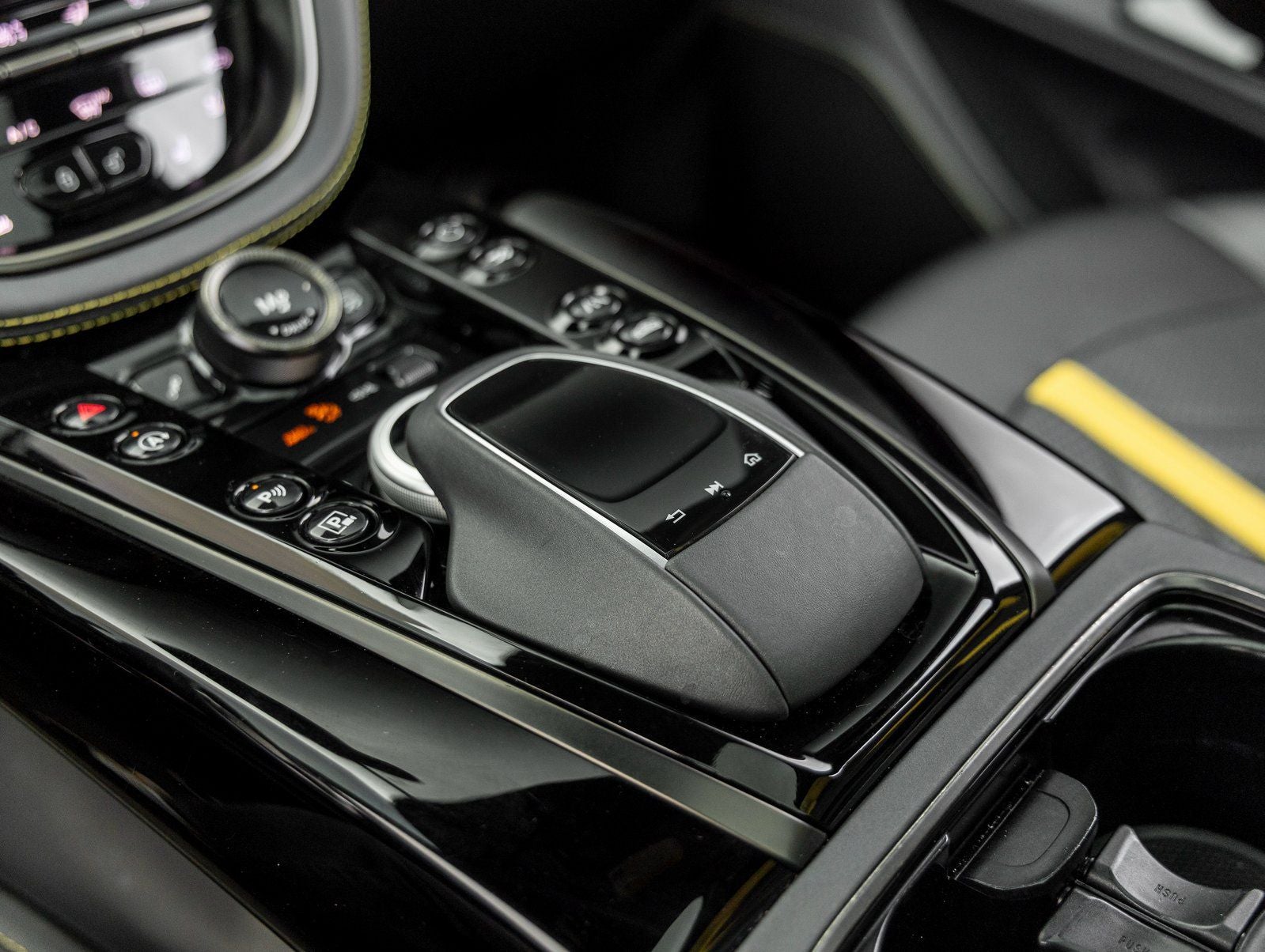 2024 Aston Martin DBX 707