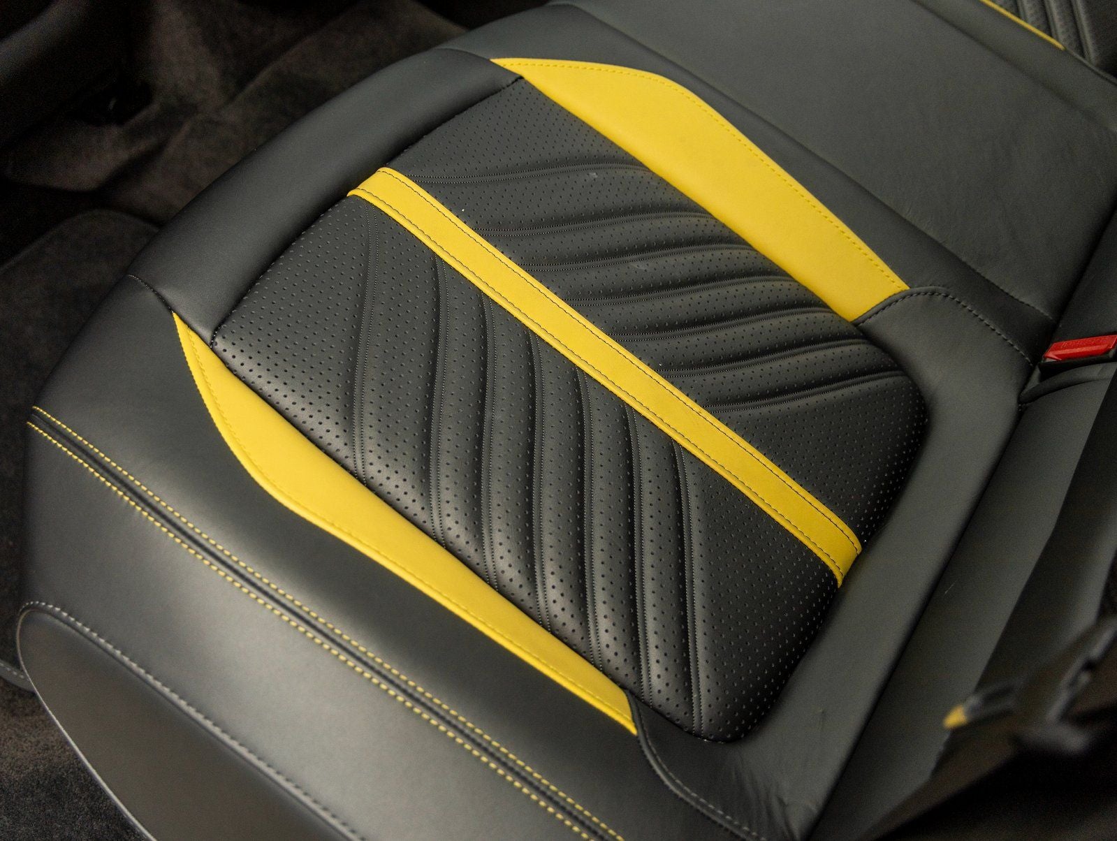 2024 Aston Martin DBX 707