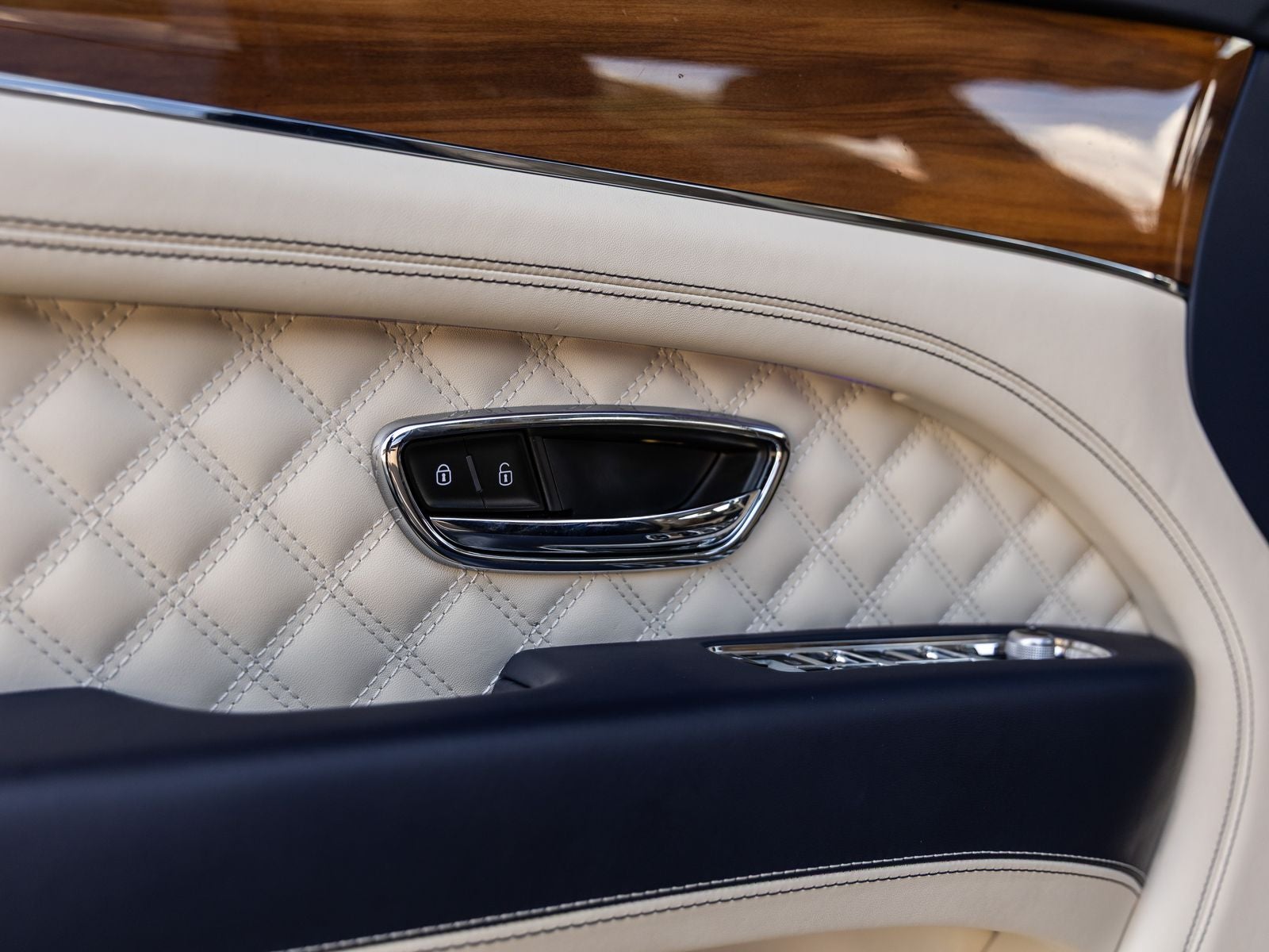 2023 Bentley Bentayga S