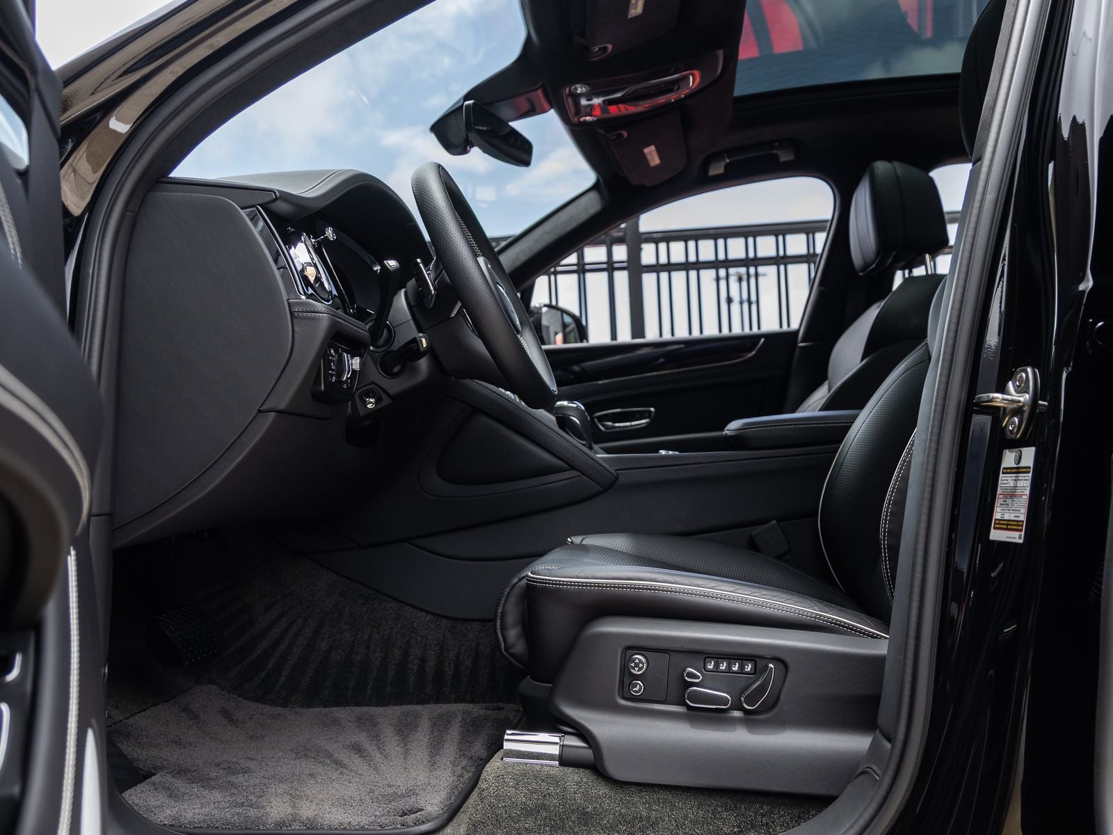 2023 Bentley Bentayga Base