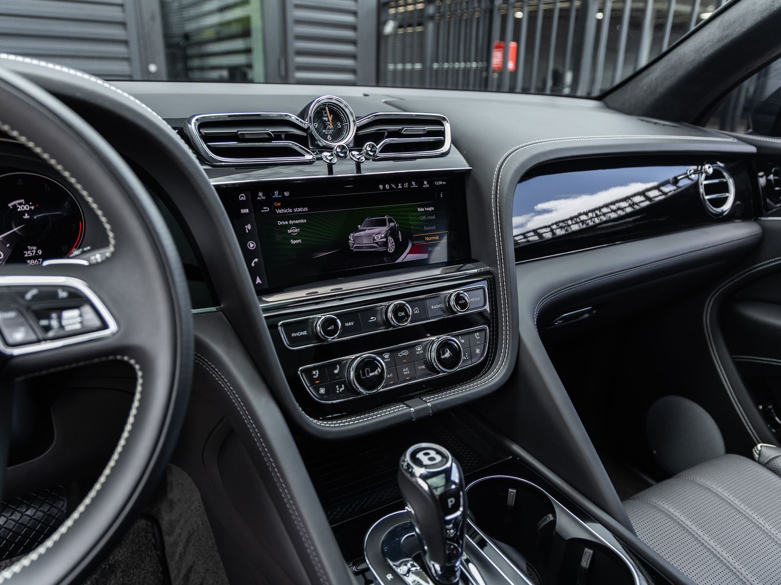 2023 Bentley Bentayga Base