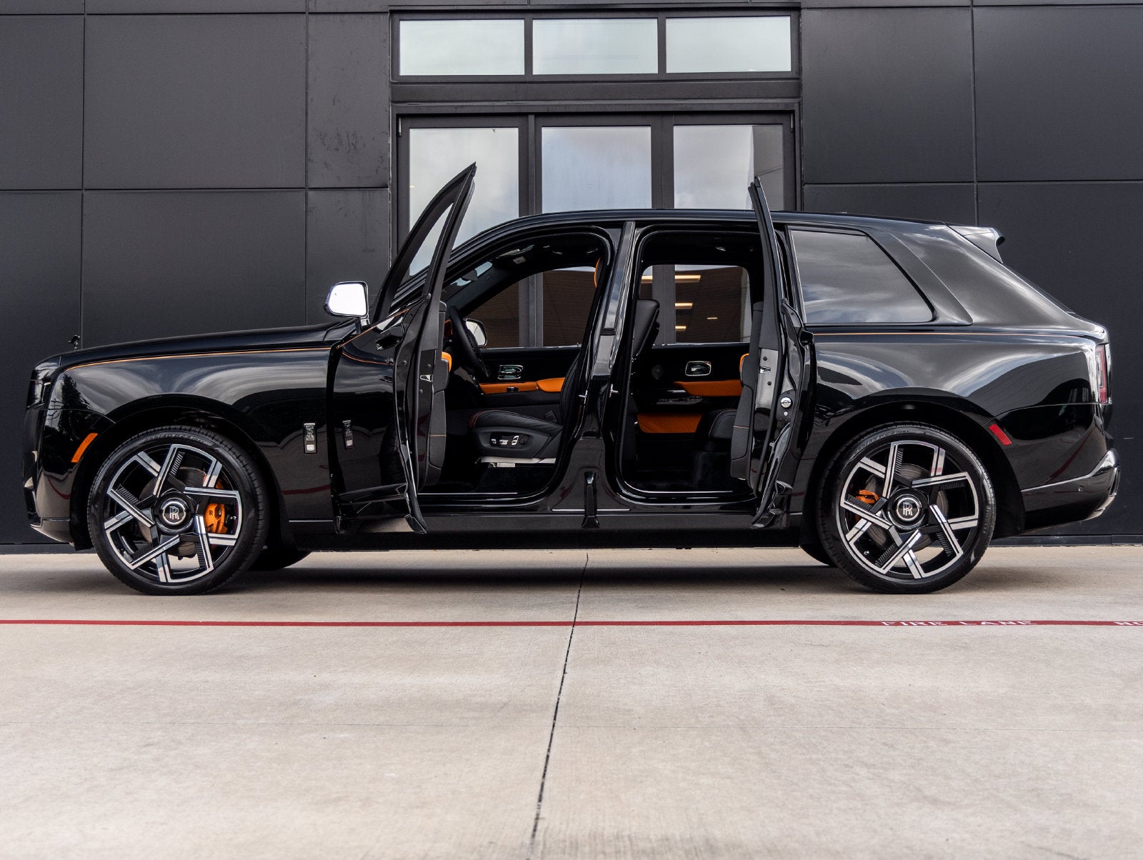 2026 Rolls-Royce Cullinan Black Badge