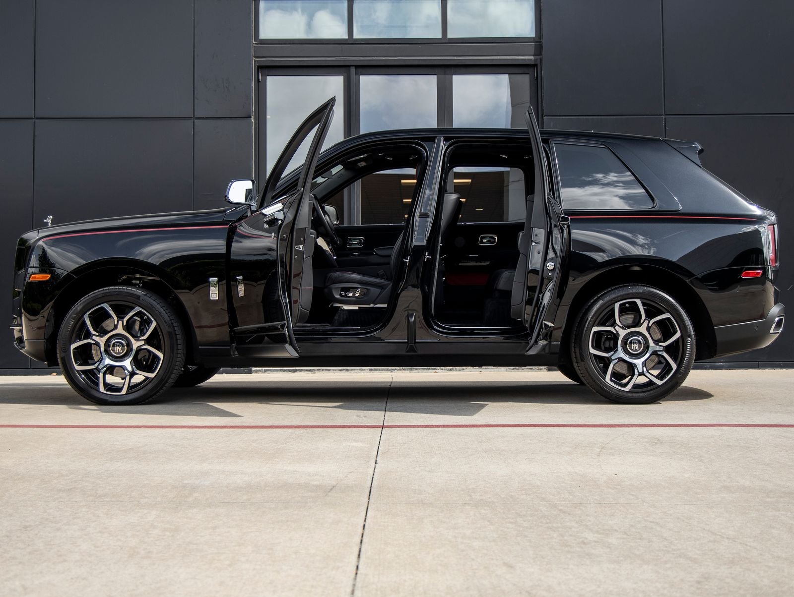 2023 Rolls-Royce Cullinan Base