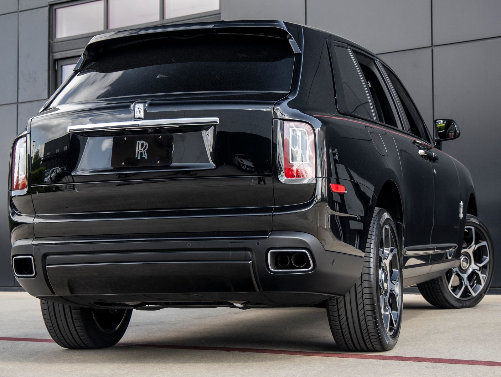 2023 Rolls-Royce Cullinan Base