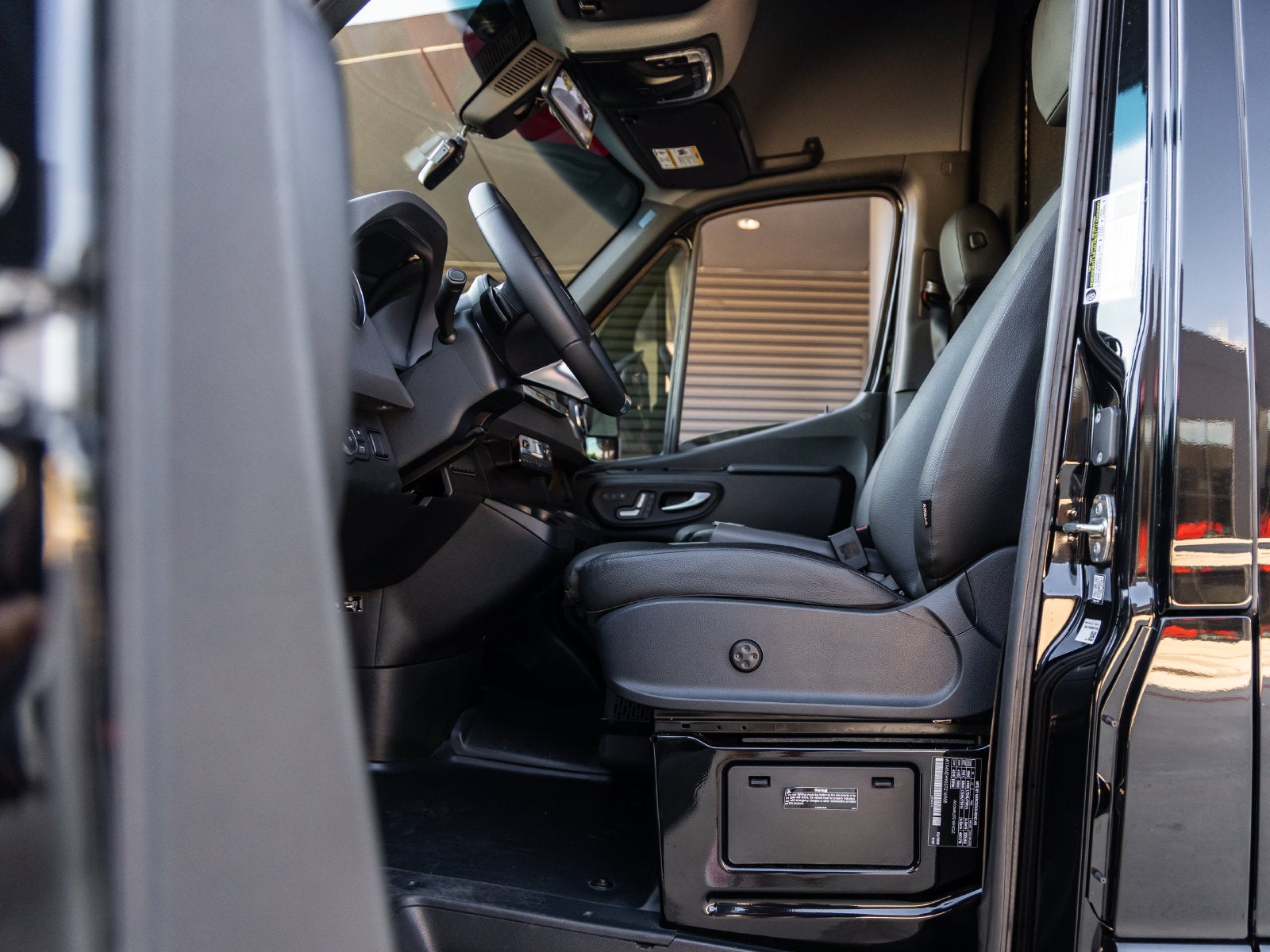2025 Mercedes-Benz Sprinter 2500 Cargo 170 WB