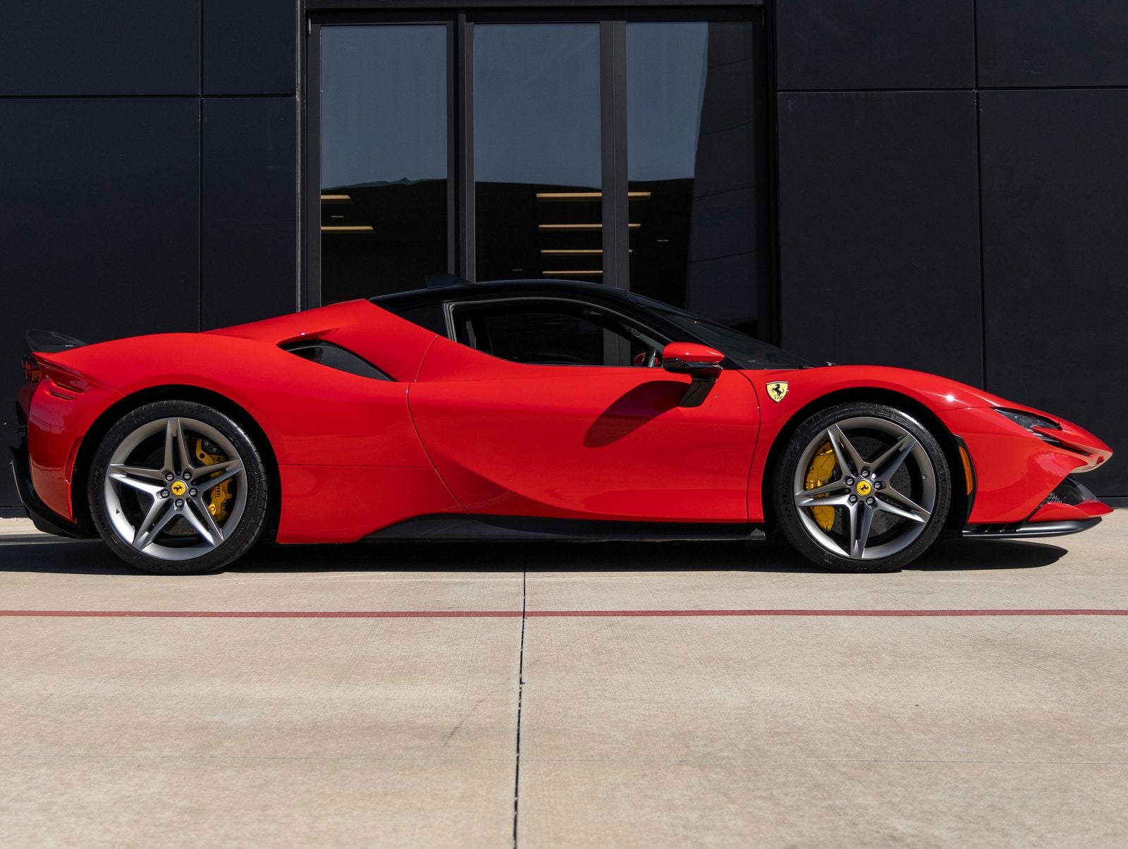 2023 Ferrari SF90 Stradale Base