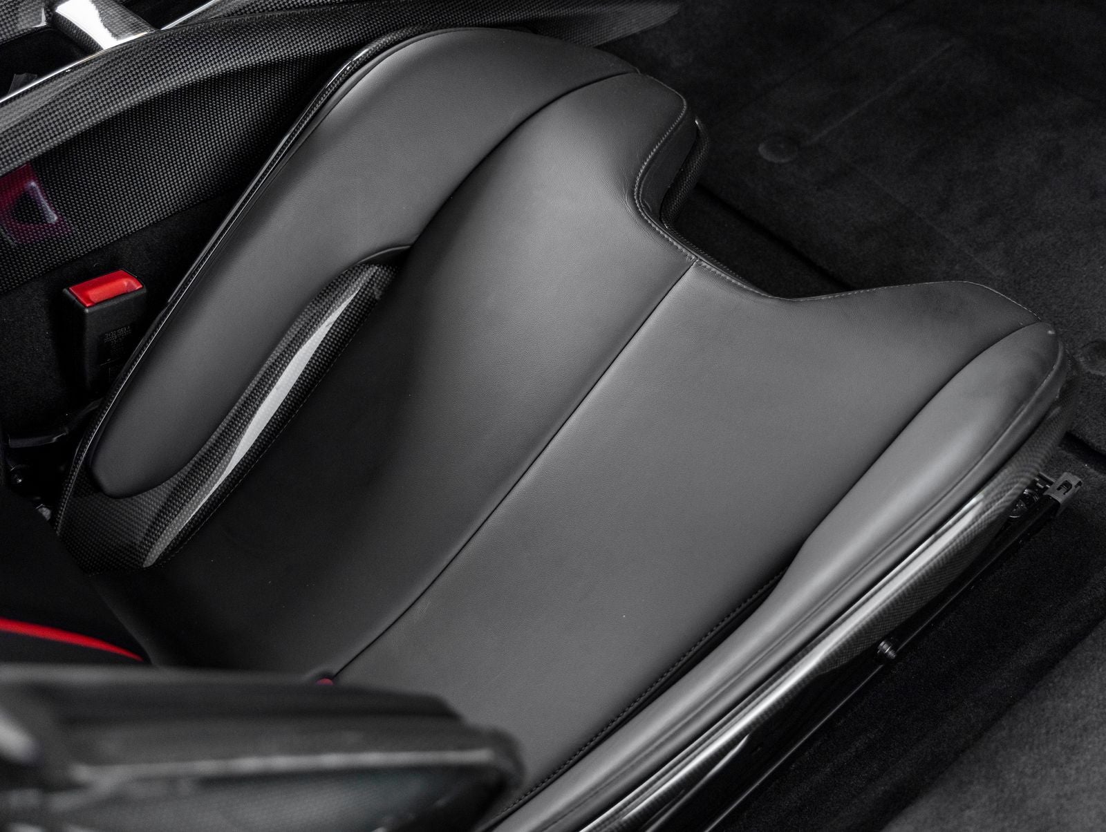 2023 Ferrari SF90 Stradale Base