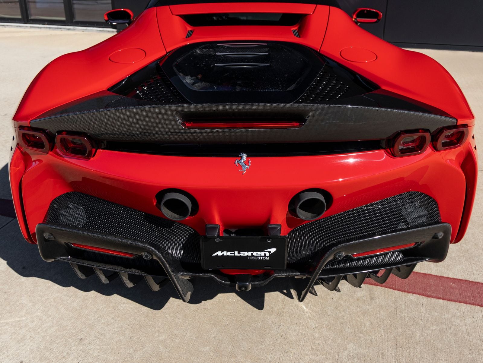 2023 Ferrari SF90 Stradale Base