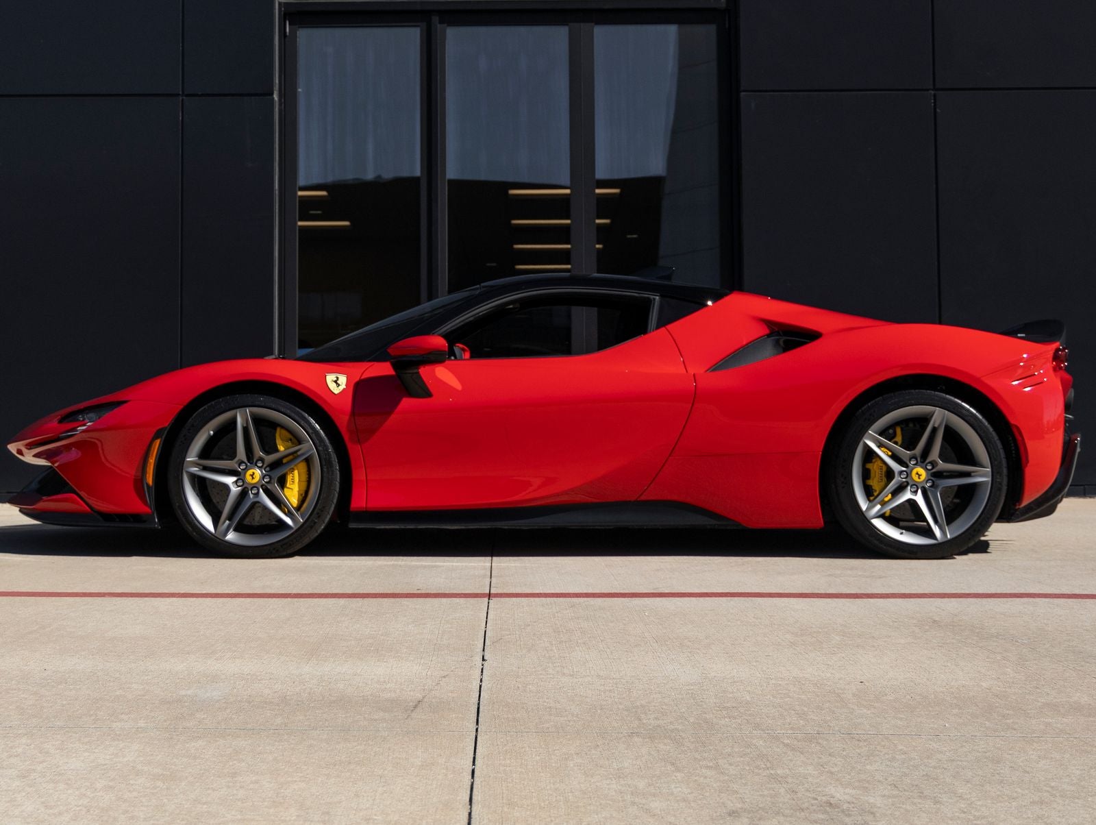 2023 Ferrari SF90 Stradale Base