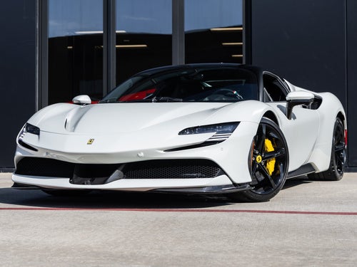 2023 Ferrari SF90 Stradale Base