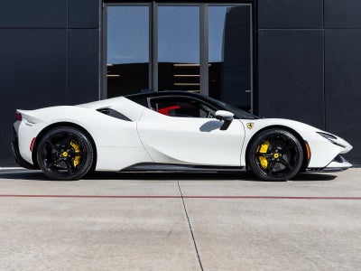 2023 Ferrari SF90 Stradale Base