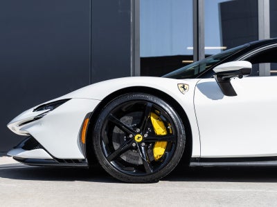 2023 Ferrari SF90 Stradale Base