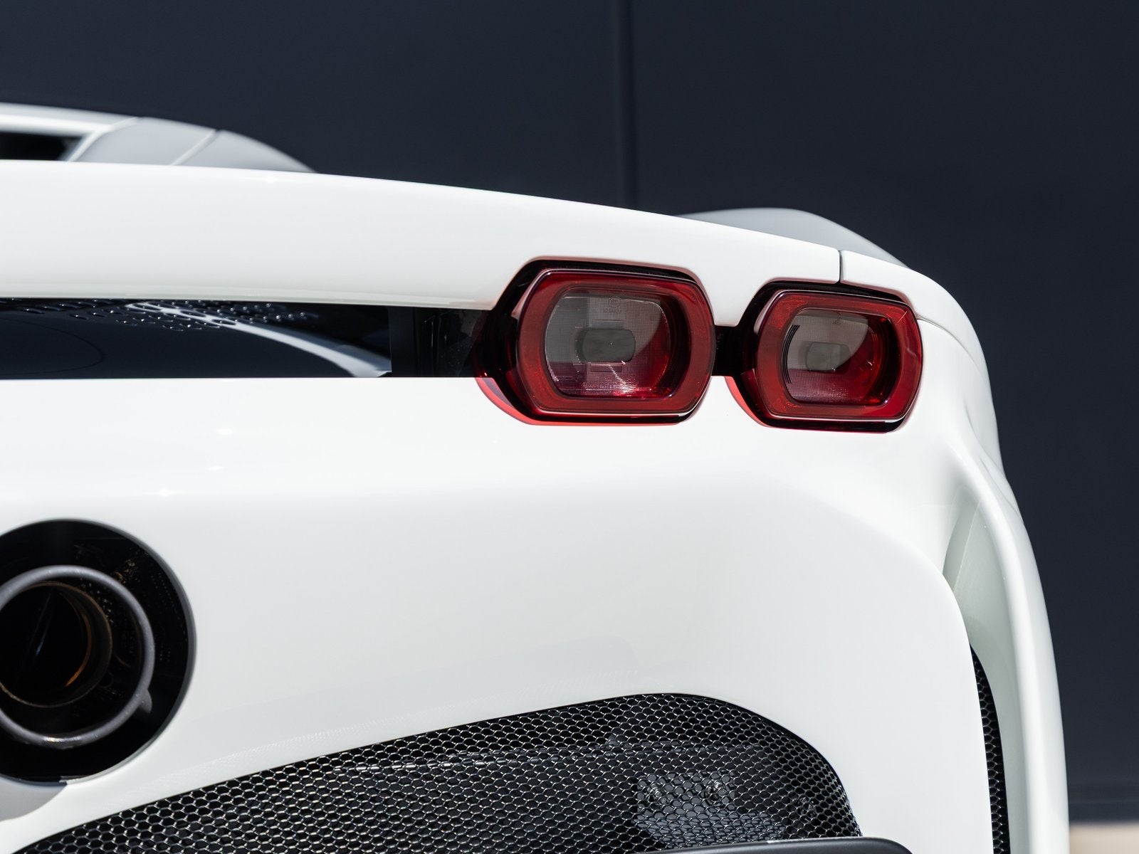 2023 Ferrari SF90 Stradale Base