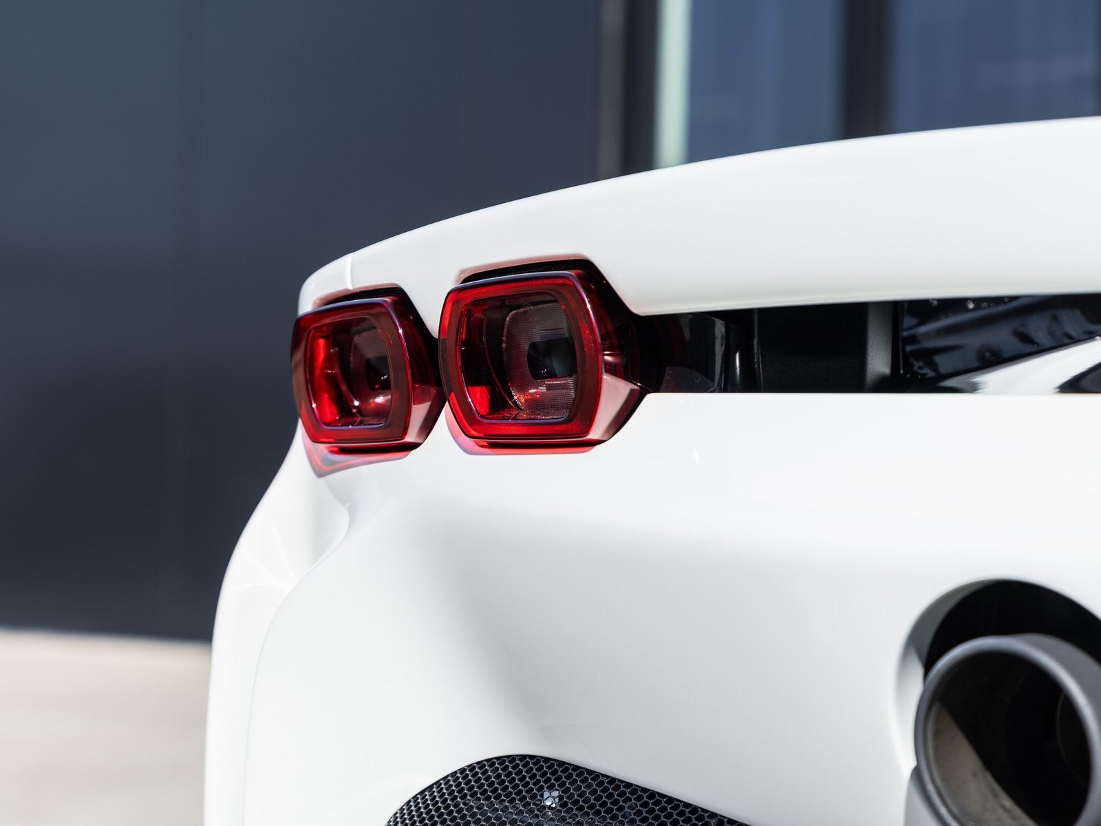 2023 Ferrari SF90 Stradale Base