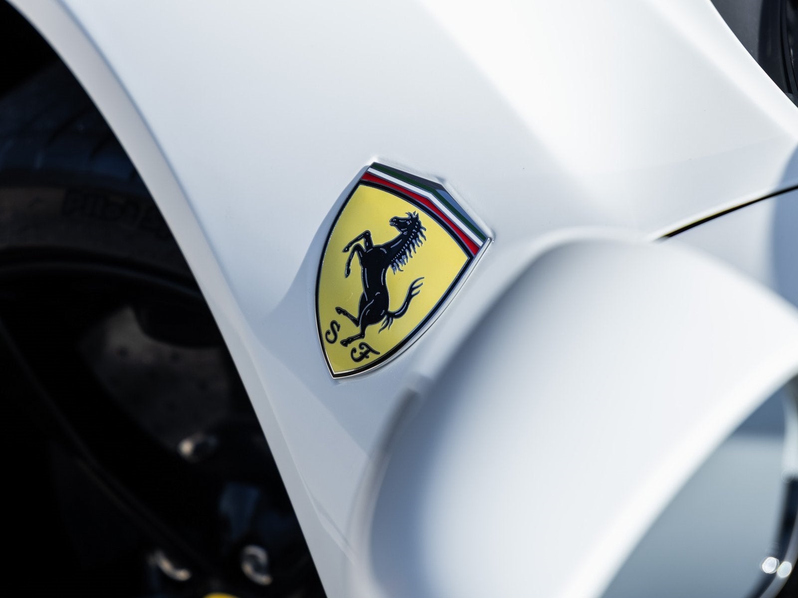 2023 Ferrari SF90 Stradale Base