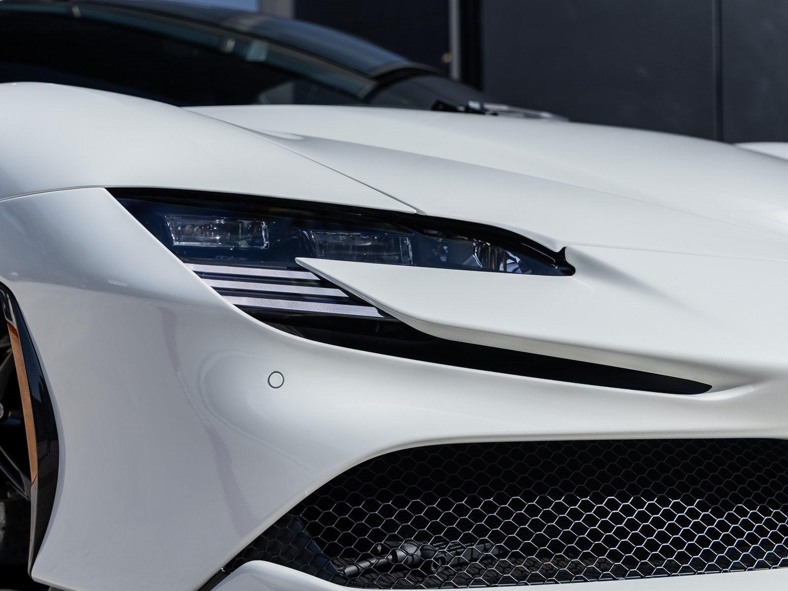 2023 Ferrari SF90 Stradale Base