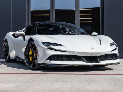 2023 Ferrari SF90 Stradale Base