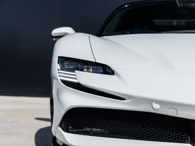 2023 Ferrari SF90 Stradale Base